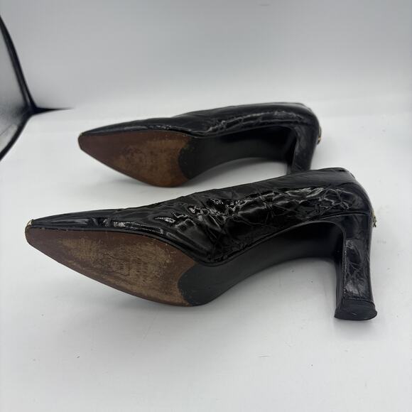 Stuart Weitzman Shoes Womens Size‎ 8 Black Patent Leather Pumps Gold Trim Spain - Picture 9 of 10